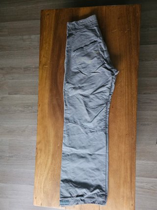 Pantalón Levis Gris Acampanado