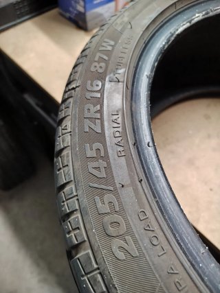 Neumáticos 205/45R16 87W