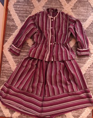 Traje de aldeana a rayas