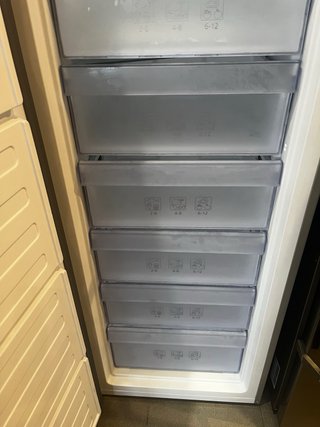 Congelatore verticale Beko