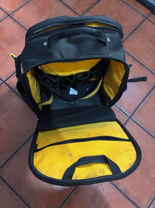 Mochila De Herramientas Dewalt Negra y Amarilla