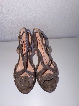 Elegantes sandalias de fiesta con plataforma