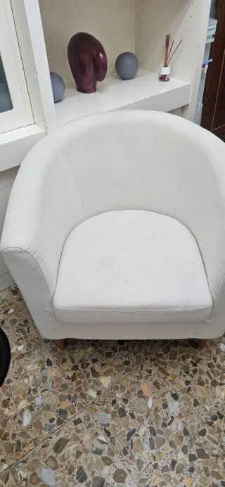 Sofá de tela blanco