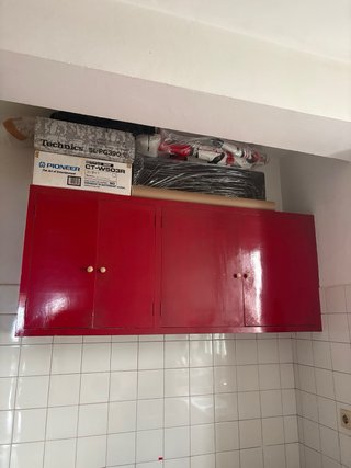 Mueble de cocina vintage rojo