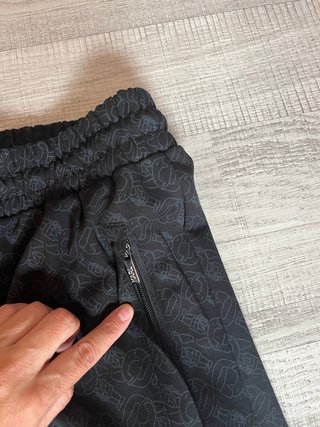 Pantalon  corto deportivo Karl Lagerfeld Talla M