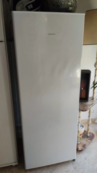 Congelatore verticale con cassetti