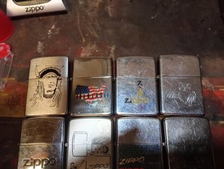 Confezione da 12 accendini Zippo