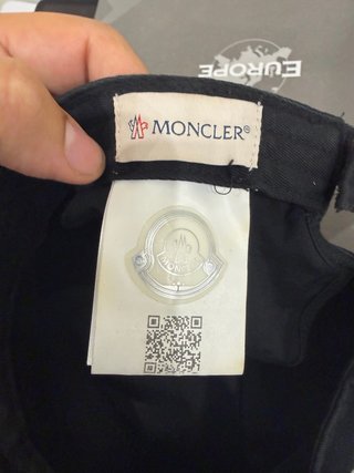 Berretto Moncler Nero Logo Monogram