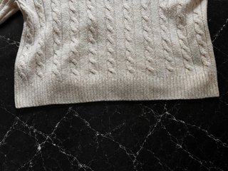 Jersey Stradivarius beige trenzado