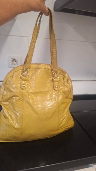 Bolso Zara charol amarillo mostaza