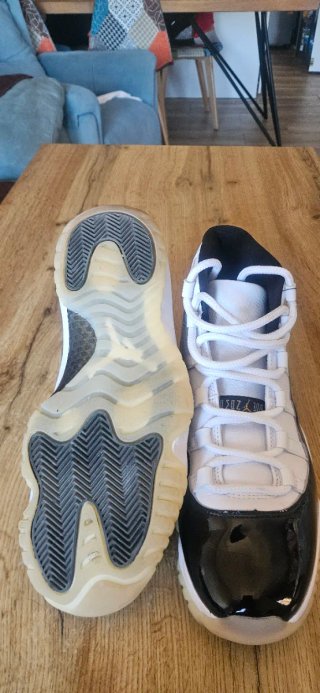 Air Jordan 11 Retro Concord