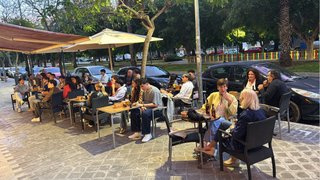 Se traspasa bar-cafetería en pleno funcionamiento