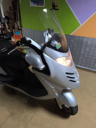 Kymco Grand Dink 125cc Maxi Scooter