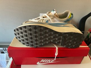 Zapatillas Nike Blancas y Amarillas