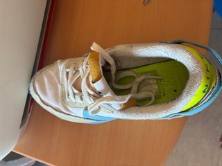 Zapatillas Nike Blancas y Amarillas