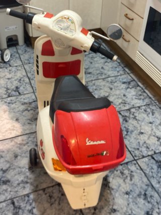 Moto Vespa Niños 12V