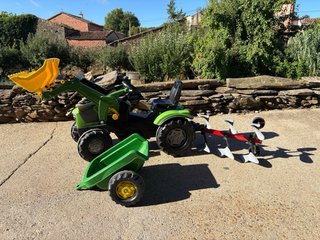 Tractor infantil pedales con pala y remolque