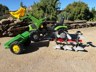 Tractor infantil pedales con pala y remolque