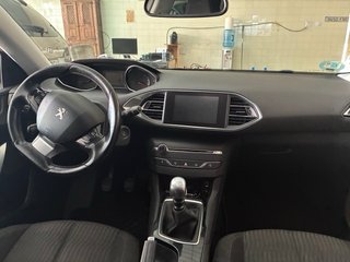 Peugeot 308 2016