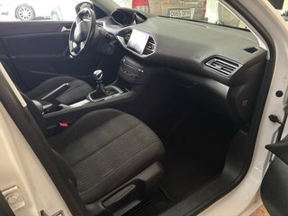 Peugeot 308 2016