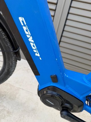 Bicicleta eléctrica azul Conor Olso E-City
