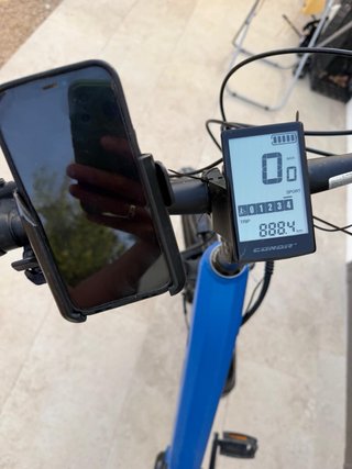 Bicicleta eléctrica azul Conor Olso E-City