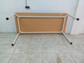 Mesa de trabajo escolar madera y metal