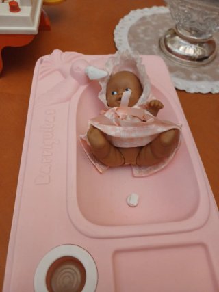 Barriguitas en bañera rosa