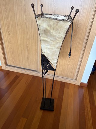 Lámpara de pie artesanal