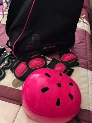 Patines en línea, protecciones y bolsa transporte