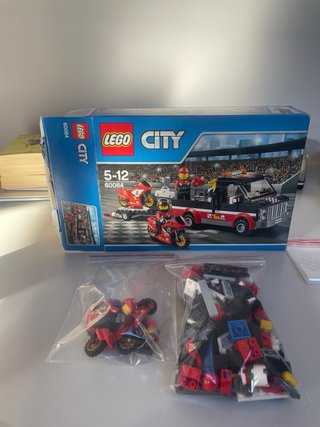 Lego City Camión y Motos de Carreras 60084