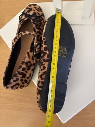 Bailarinas leopardo con lazo