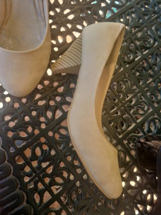 Zapatos de vestir beige para señora