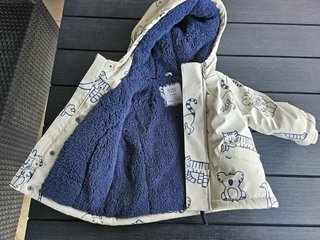 Chaquetón infantil con estampado de animales