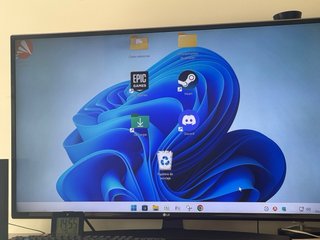 HP M01-f2000ns i5-12400 16GB RAM Con windows 11