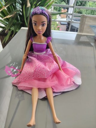 Muñeca Grande Princesa Morada y Rosa