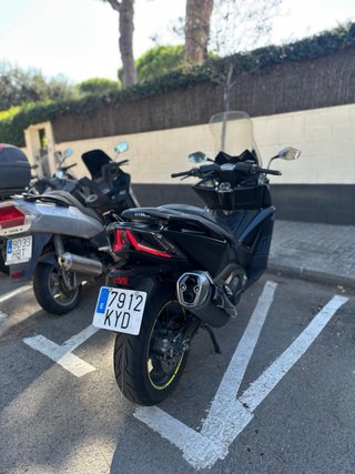 Kymco AK550