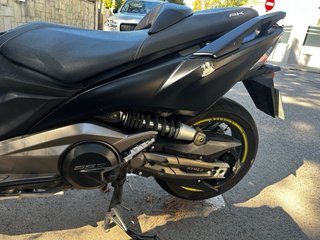 Kymco AK550