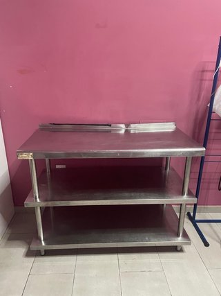 Mesa de acero inoxidable 250€