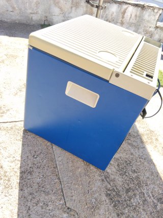 Nevera Dometic azul
