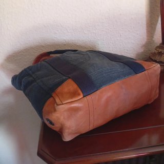 Bolso Purificación García azul y cuero