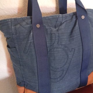 Bolso Purificación García azul y cuero
