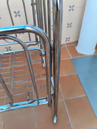 Cuna metálica vintage cromada 60s/70s