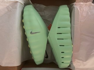 Nike Mind 001 Barely Volt Talla 46