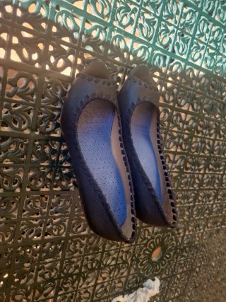 Zapatos de tacón abiertos piel negros