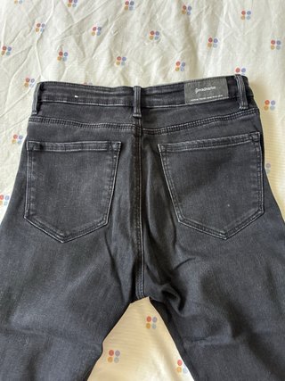 Pantalones vaqueros negros pitillos