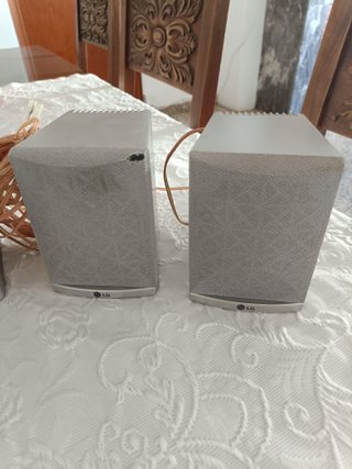Reproductor CD y Altavoces LG