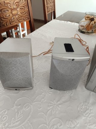 Reproductor CD y Altavoces LG