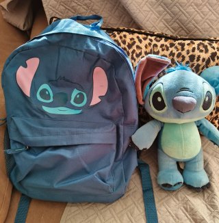 Mochila azul con diseño de Stitch