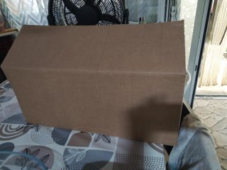 Caja con ropa variada varias marcas